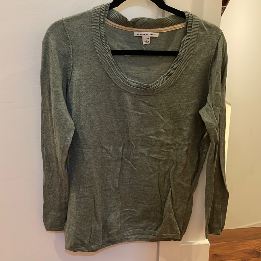 Banana Republic Pleated sweater